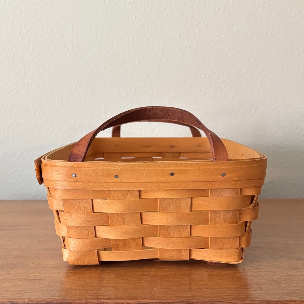 Longaberger Handwoven Pantry Basket with Leather Handles - Picture 5 of 10